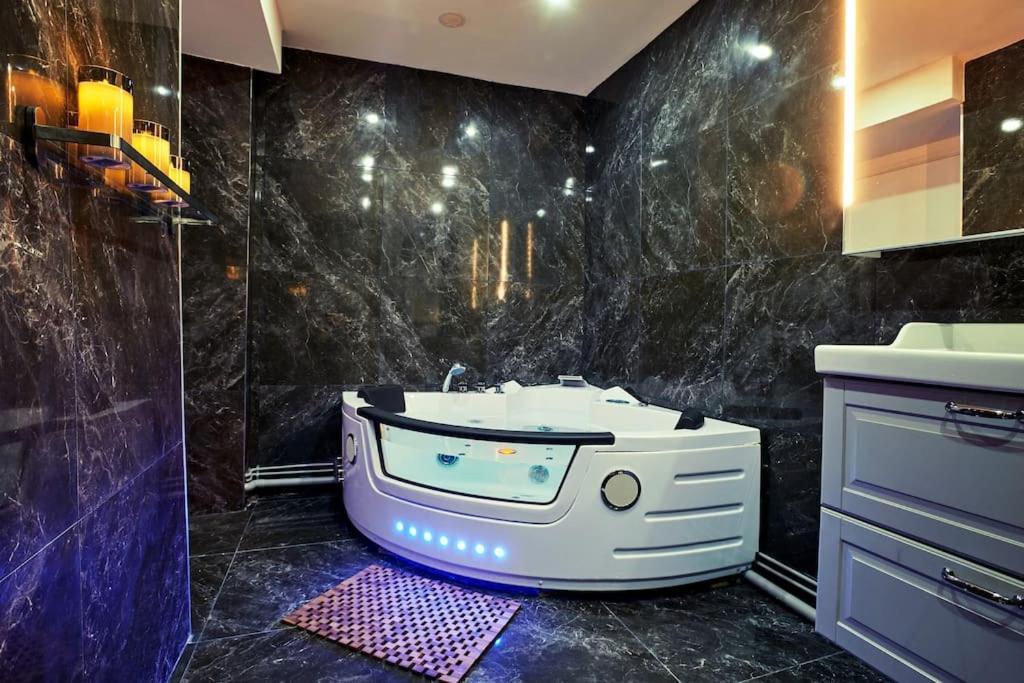 Apartment Jacuzzi - Sauna - Rdc 2 *